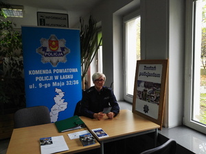 Policjantka opowiada o służbie w policji.