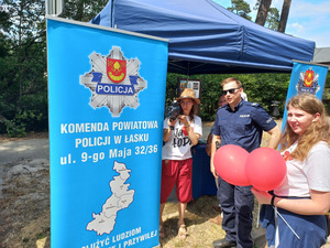 Policjanci na pikniku.