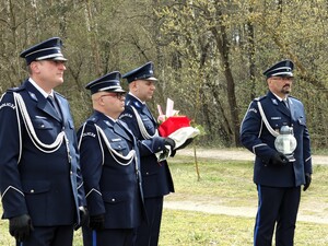 Łascy policjanci uczcili 85 rocznicę Zbrodni Katyńskiej.