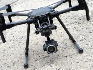 Policyjny dron czuwał nad bezpieczeństwem uczestników ruchu drogowego.
