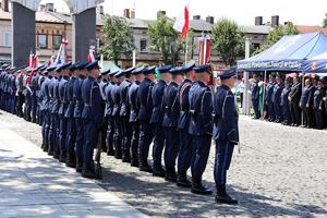 Policjanci na Międzypowiatowych Obchodach Święta Policji w Łasku.
