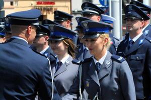 Policjanci na Międzypowiatowych Obchodach Święta Policji w Łasku.