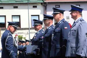Policjanci na Międzypowiatowych Obchodach Święta Policji w Łasku.