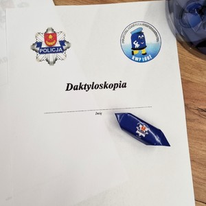 Policjant z łaskiej komendy odwiedził uczestników półkolonii w Buczku.