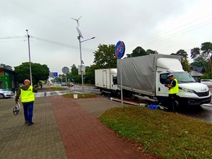 Zdarzenie drogowe na przejściu dla pieszych w Łasku.