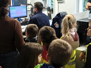 Przedszkolaki z wizytą w łaskiej komendzie.