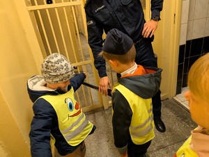 Przedszkolaki z wizytą w łaskiej komendzie.