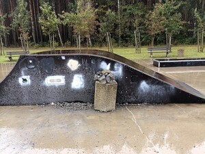 Zniszczenia infrastruktury.