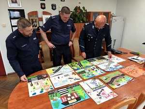 Komisja ocenia prace konkursowe.