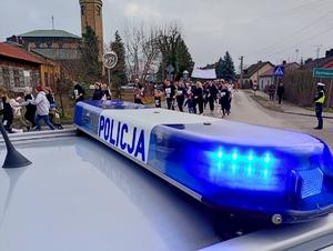 Policjanci zabezpieczają wydarzenia związane z obchodami Narodowego Święta Niepodległości.