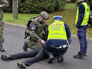 Policja i Wojsko doskonalą współpracę podczas ćwiczeń „Warta”.