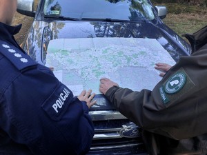 Przedświąteczne patrole policjantów i Straży Leśnej.