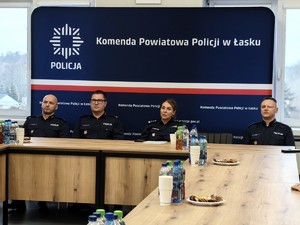 Odprawa roczna podsumowująca pracę Komendy Powiatowej Policji w Łasku w 2025 roku.