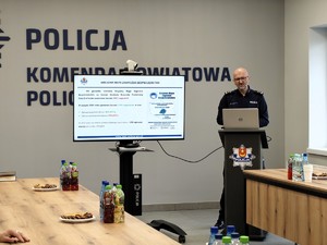 Odprawa roczna podsumowująca pracę Komendy Powiatowej Policji w Łasku w 2025 roku.