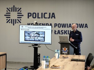 Odprawa roczna podsumowująca pracę Komendy Powiatowej Policji w Łasku w 2025 roku.