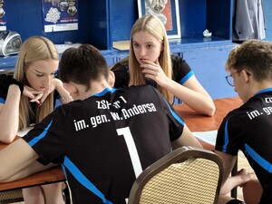 Powiatowy etap policyjnego turnieju dla uczniów szkół średnich.