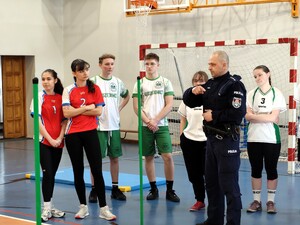 Powiatowy etap policyjnego turnieju dla uczniów szkół średnich.