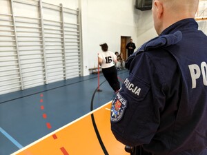 Powiatowy etap policyjnego turnieju dla uczniów szkół średnich.