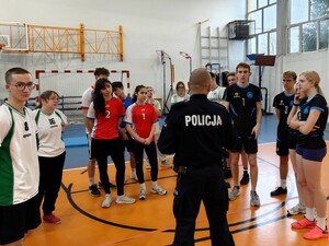 Powiatowy etap policyjnego turnieju dla uczniów szkół średnich.