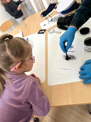 Policjanci z Łasku odwiedzili przedszkolaki.