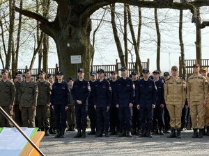 Pierwszoklasiści z Ostrowa złożyli uroczyste ślubowanie.