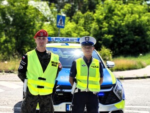 Policjanci zabezpieczali uroczystość przyjęcia samolotów F-35