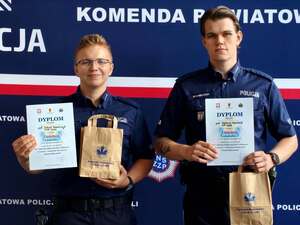 Łascy policjanci najlepsi w teście wiedzy zawodowej.