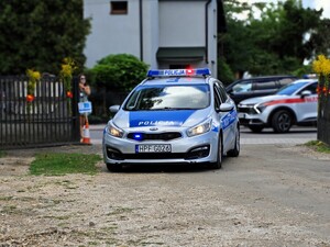 Policjanci na dożynkach w Widawie.