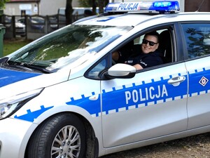 Policjanci na dożynkach w Widawie.