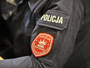 Policjanci i strażacy spotkali się z dyrektorami placówek oświatowych.